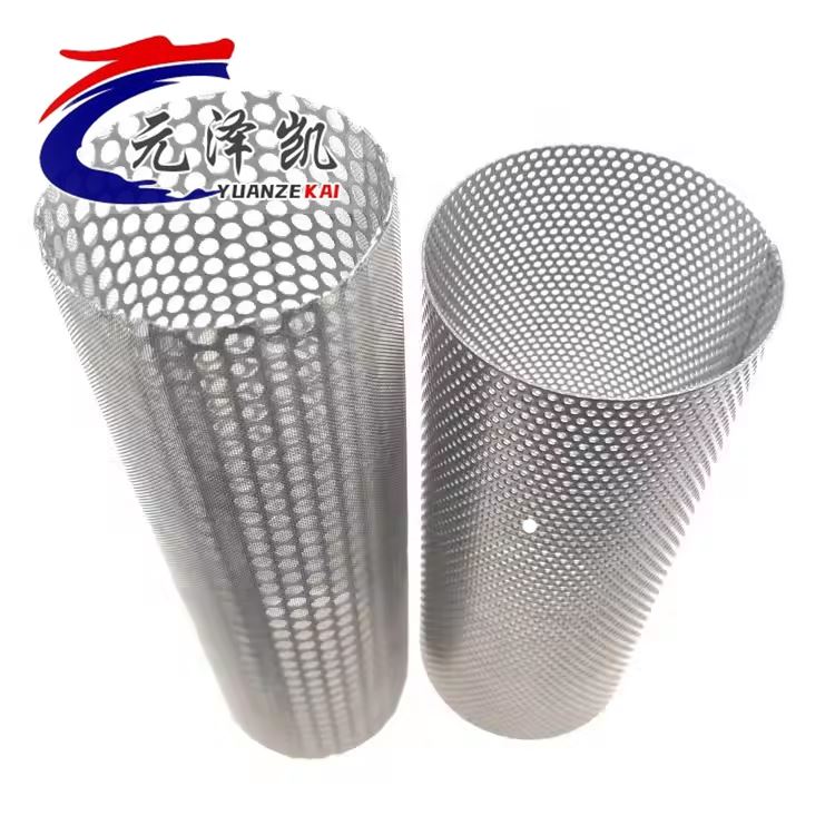 Tubo perforado de titanio
